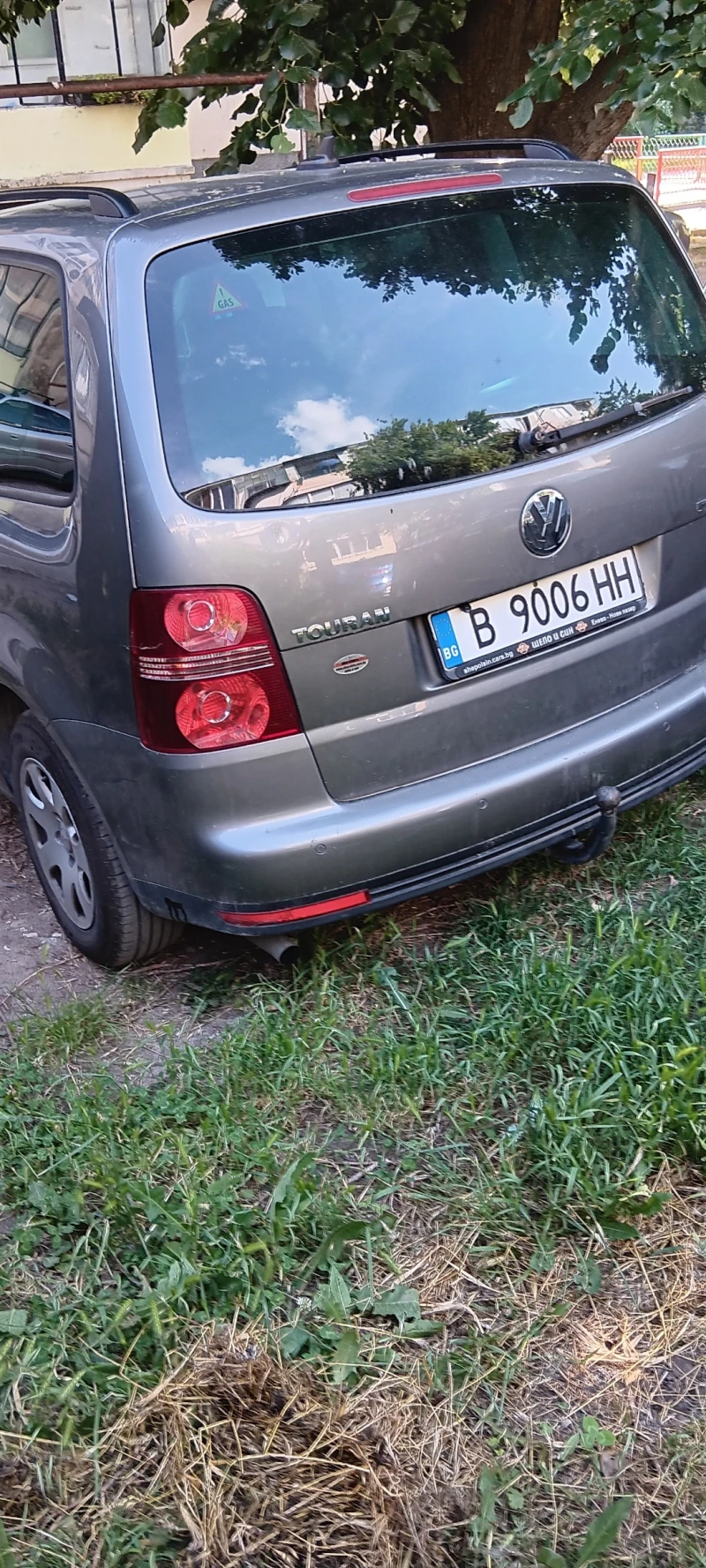 VW Touran, снимка 2 - Автомобили и джипове - 52403060