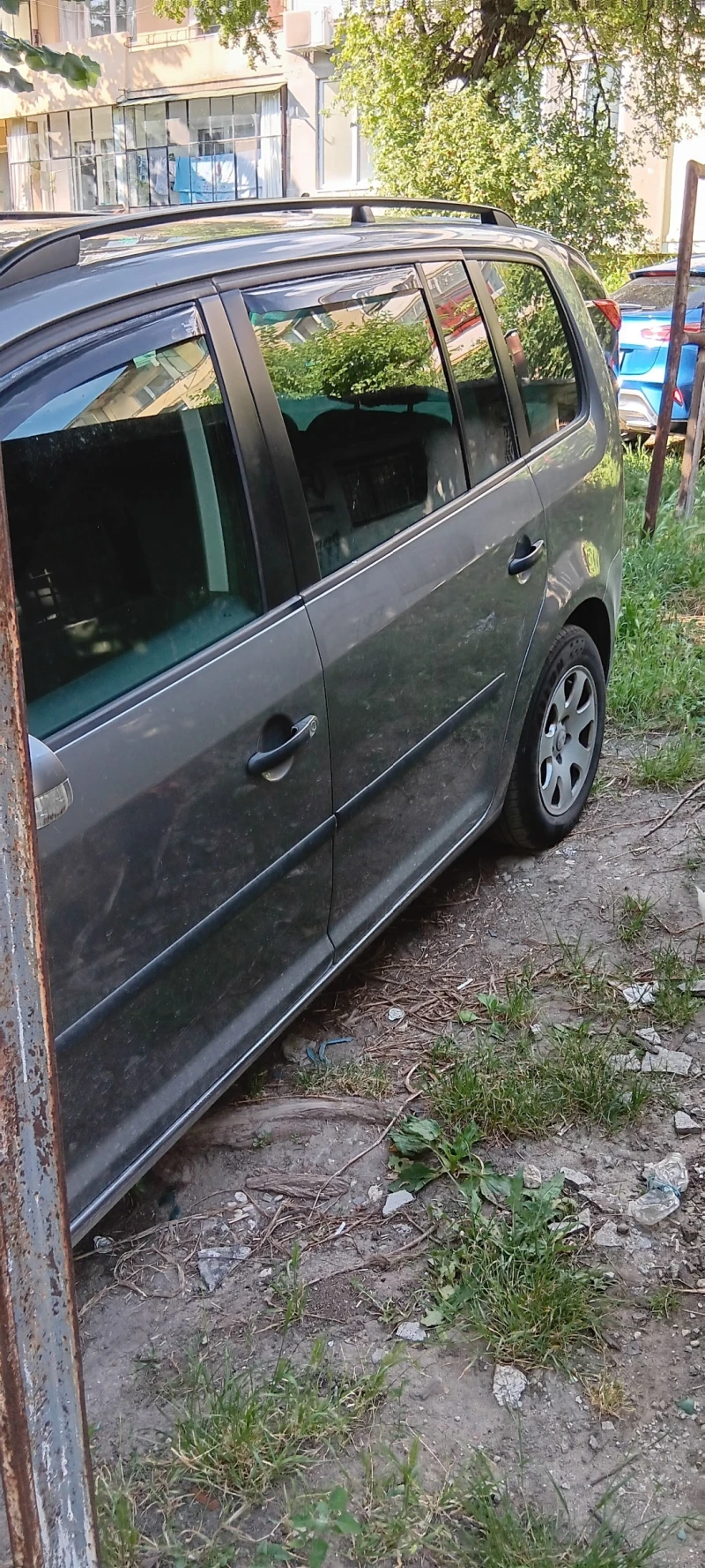 VW Touran, снимка 4 - Автомобили и джипове - 52403060