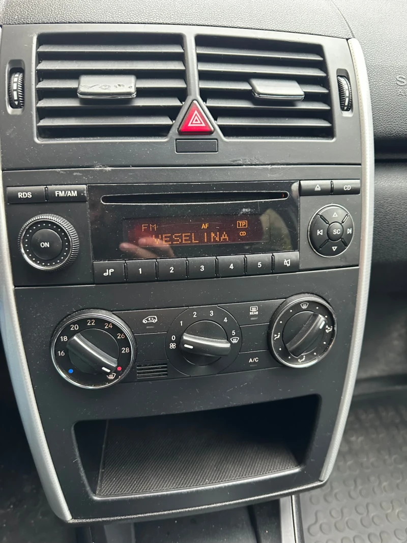 Mercedes-Benz A 200, снимка 8 - Автомобили и джипове - 52364572