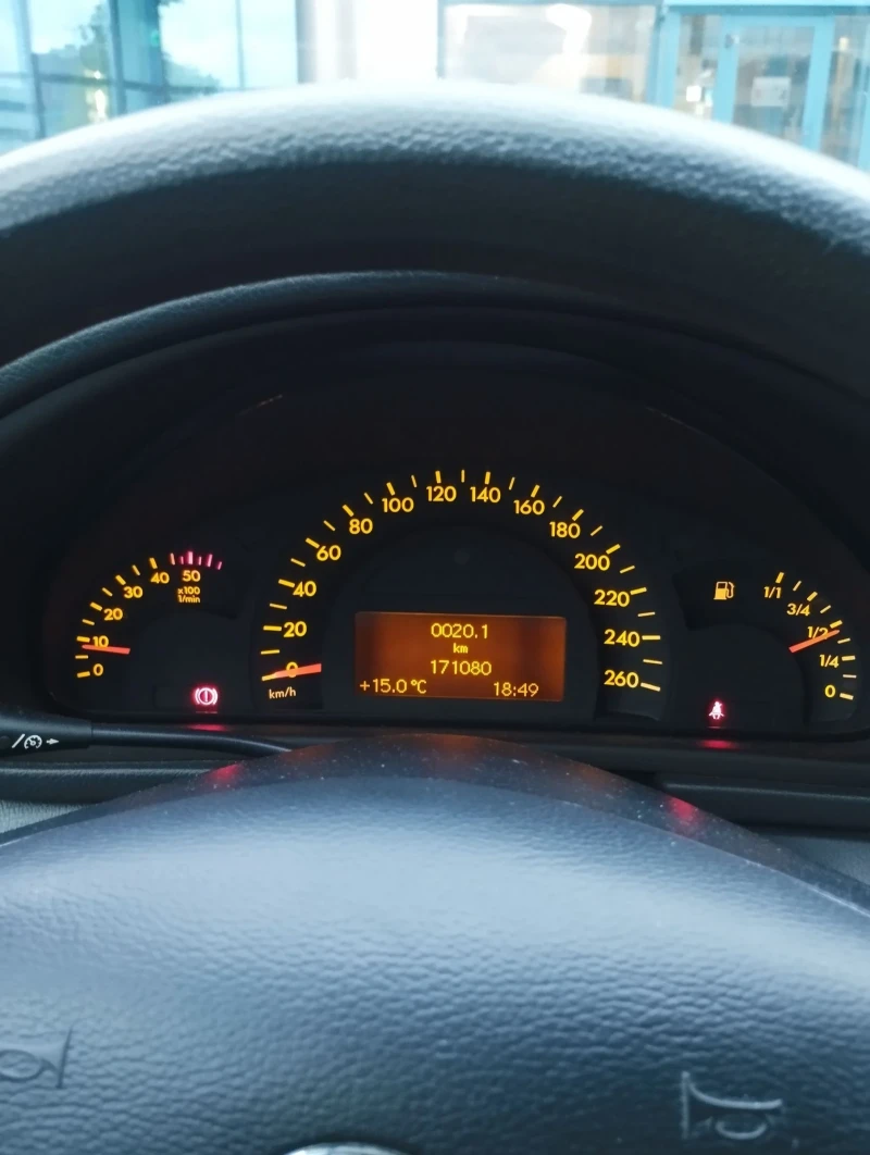 Mercedes-Benz 220 Дизел, снимка 13 - Автомобили и джипове - 52975603