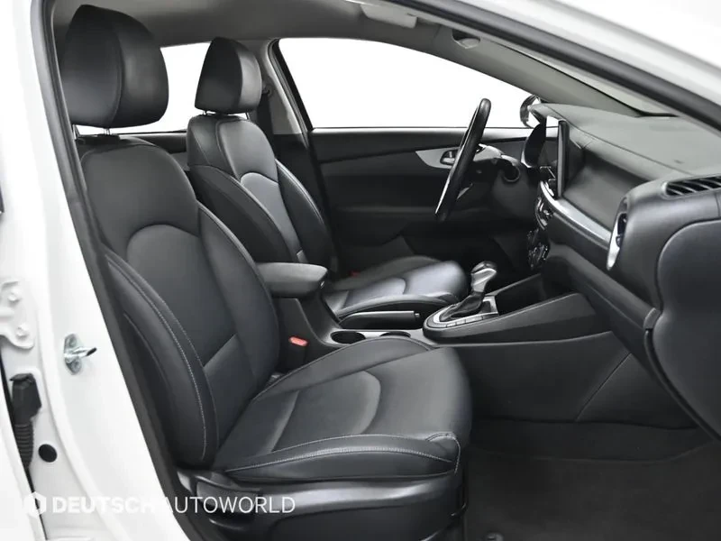 Kia K3 1.6 Trendy, снимка 10 - Автомобили и джипове - 55887156