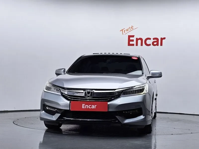 Honda Accord 2.0 Hybrid 9Th Generation, снимка 6 - Автомобили и джипове - 56069546