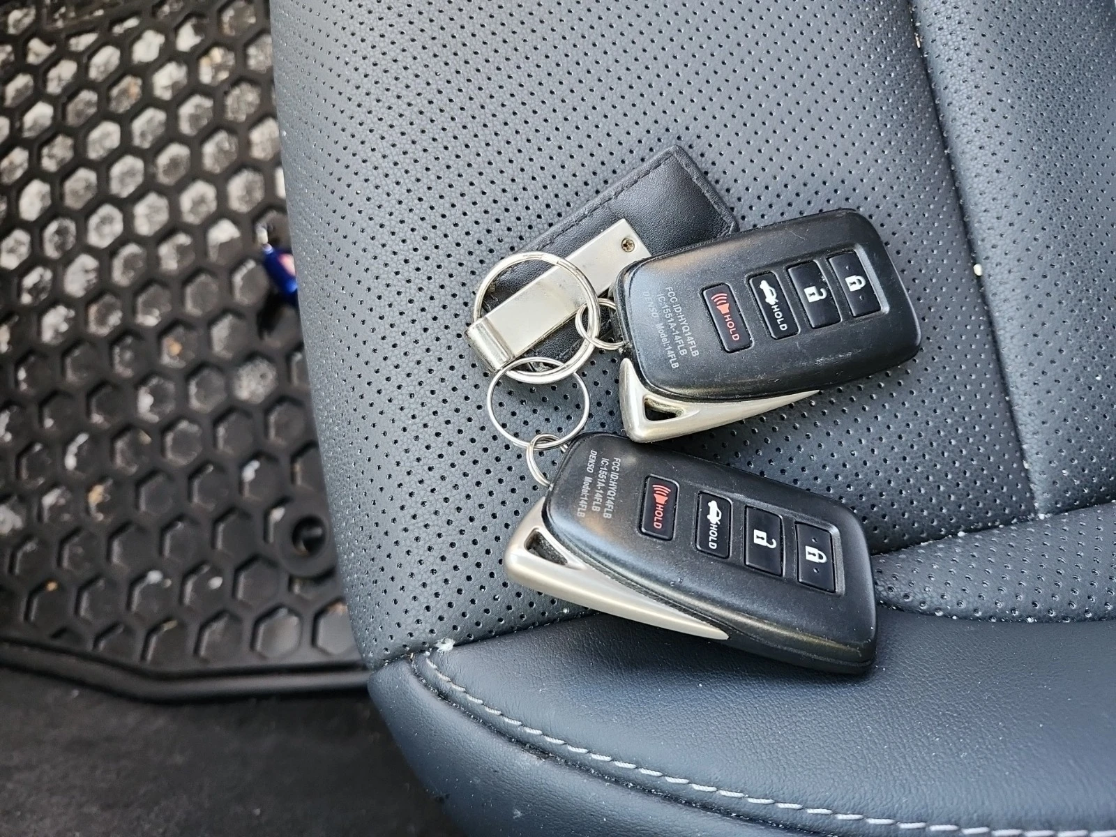 Lexus IS 350 * * CARFAX * *   * *  | Mobile.bg   8