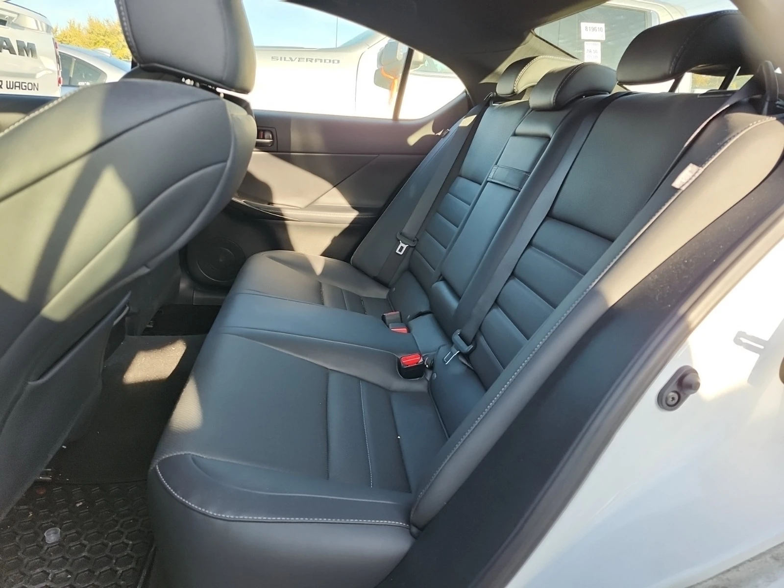 Lexus IS 350 * * CARFAX * *   * *  | Mobile.bg   9