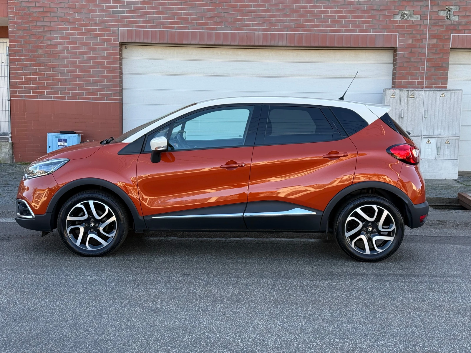 Renault Captur AVTOMAT-ШВЕЙЦАРИЯ-TOP-FULL - изображение 8