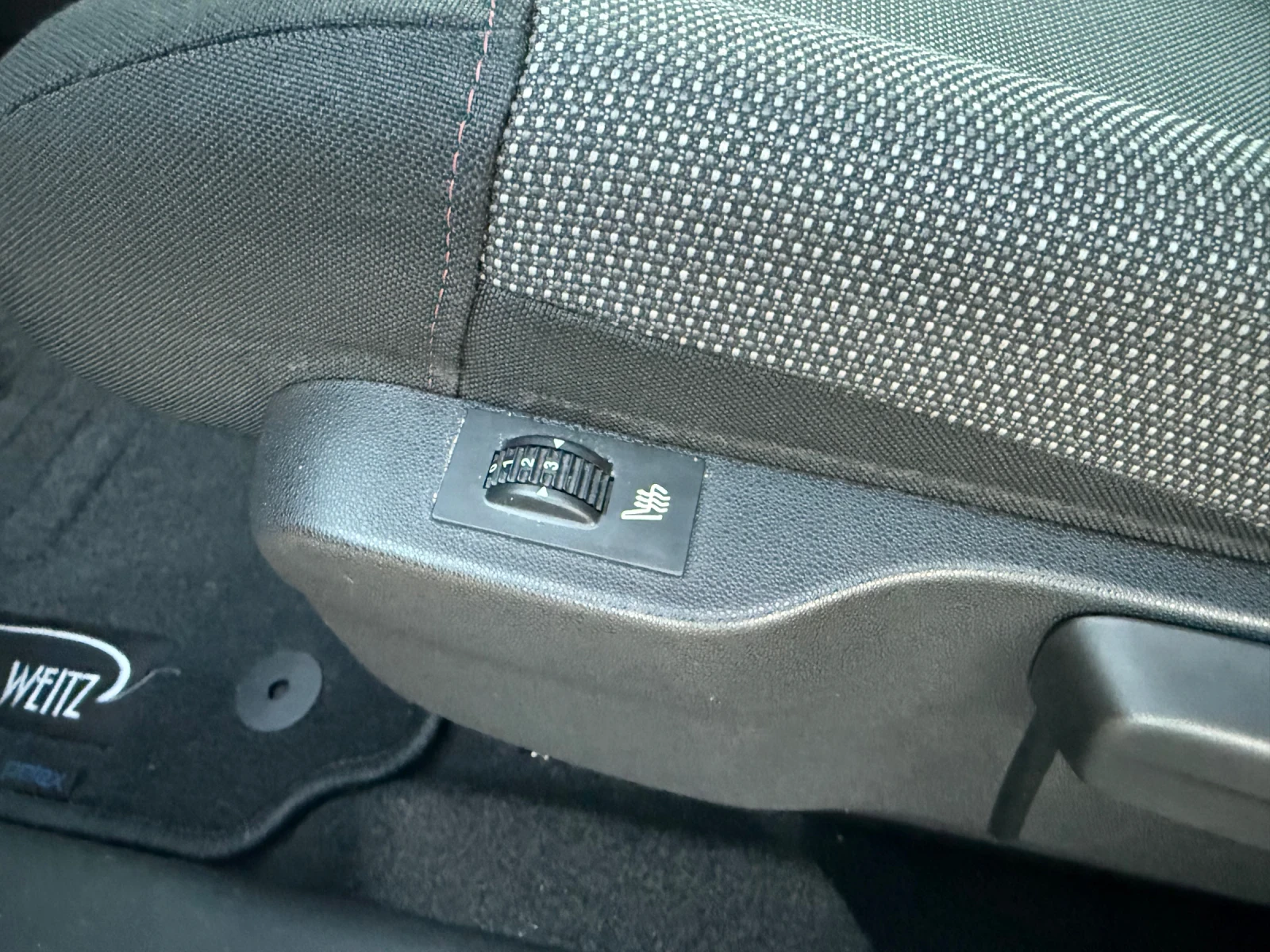 Citroen C4 Cactus 1.5d/Grip Control/Navi/Camera/PDC/6 gears | Mobile.bg � ����������� 15