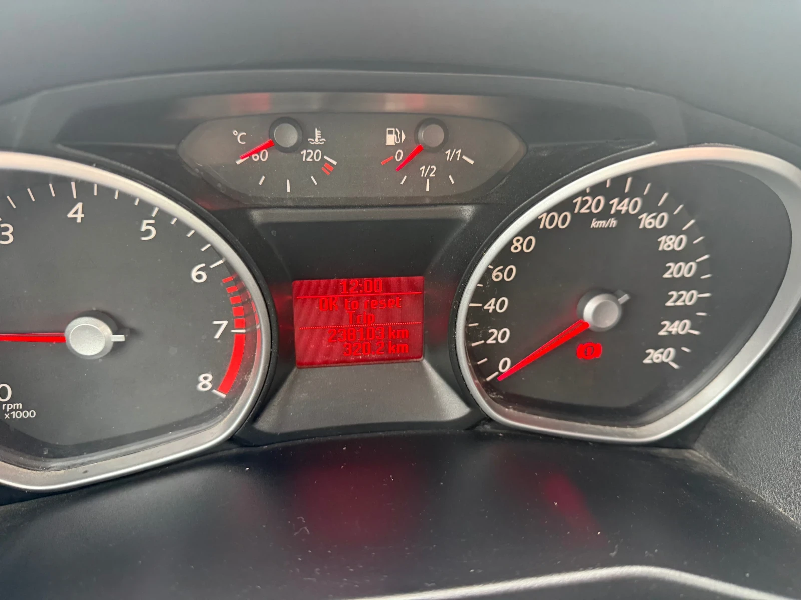 Ford Mondeo 2.0i 145HP, снимка 8 - Автомобили и джипове - 53720856