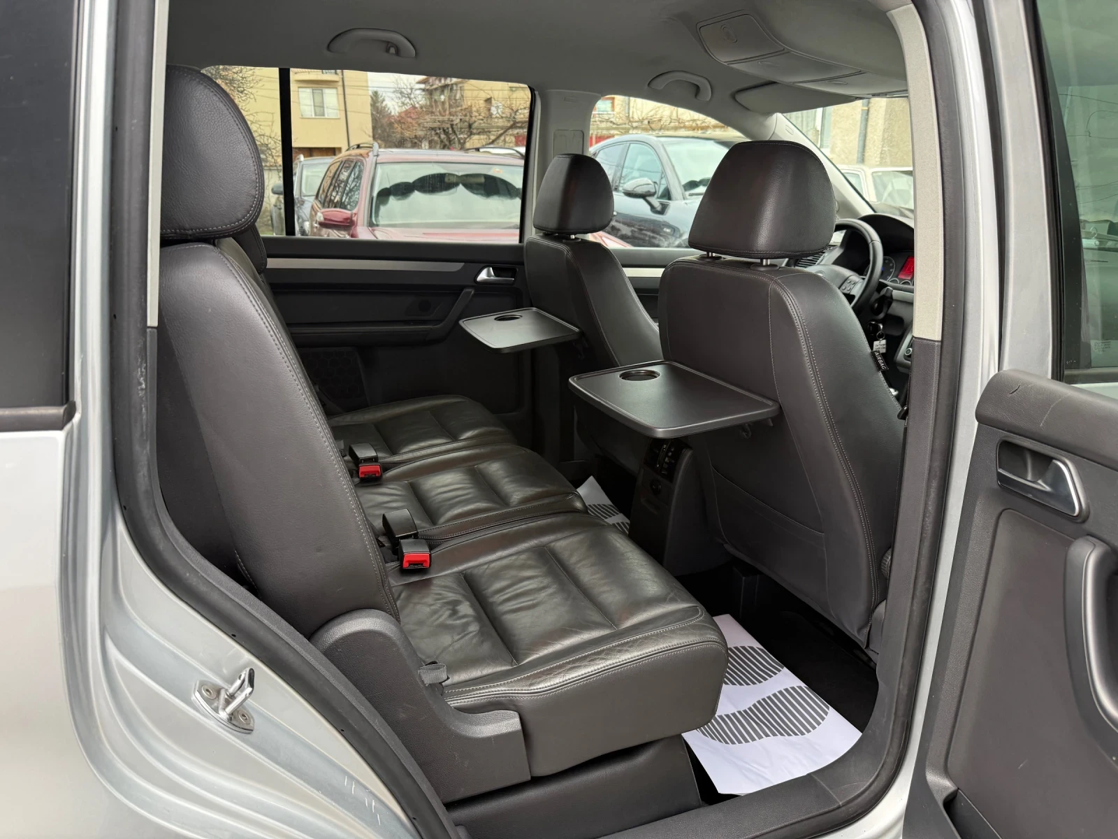 VW Touran 1.4TSI ECOFUEL HIGHLINE , снимка 14 - Автомобили и джипове - 53787908