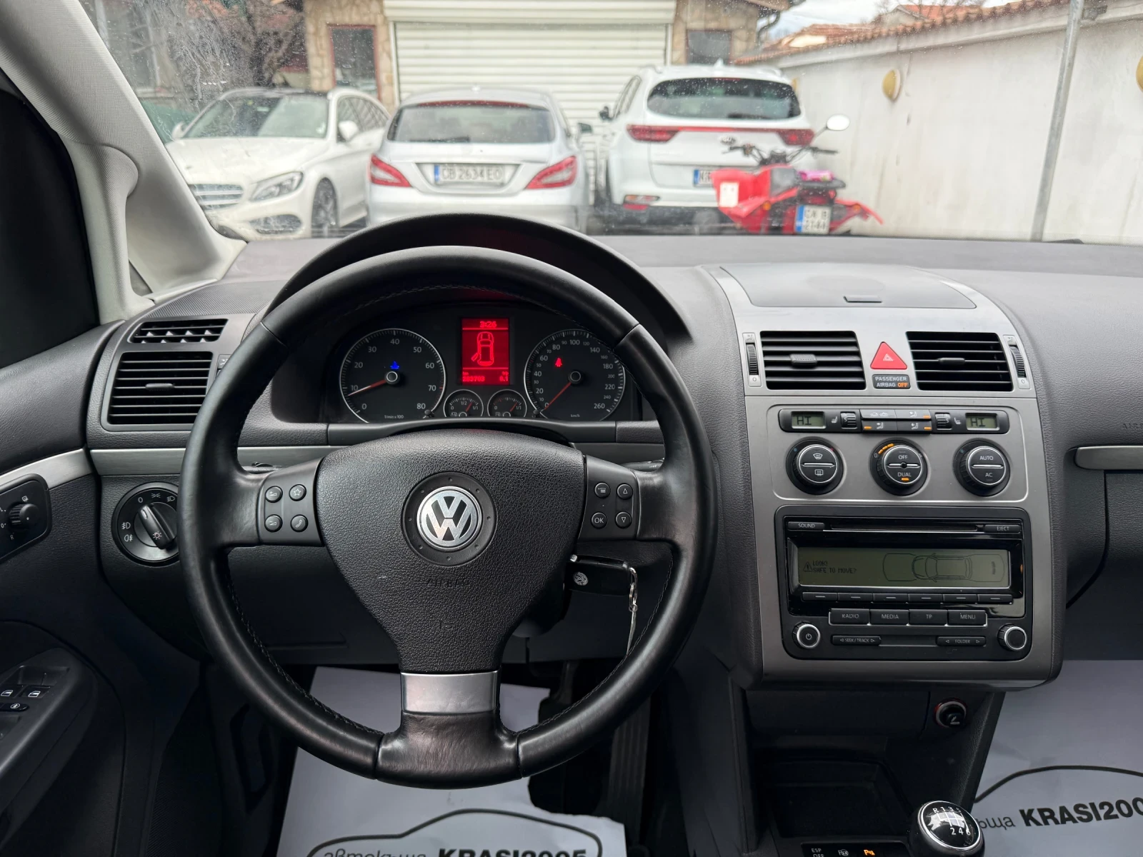 VW Touran 1.4TSI ECOFUEL HIGHLINE , снимка 9 - Автомобили и джипове - 53787908