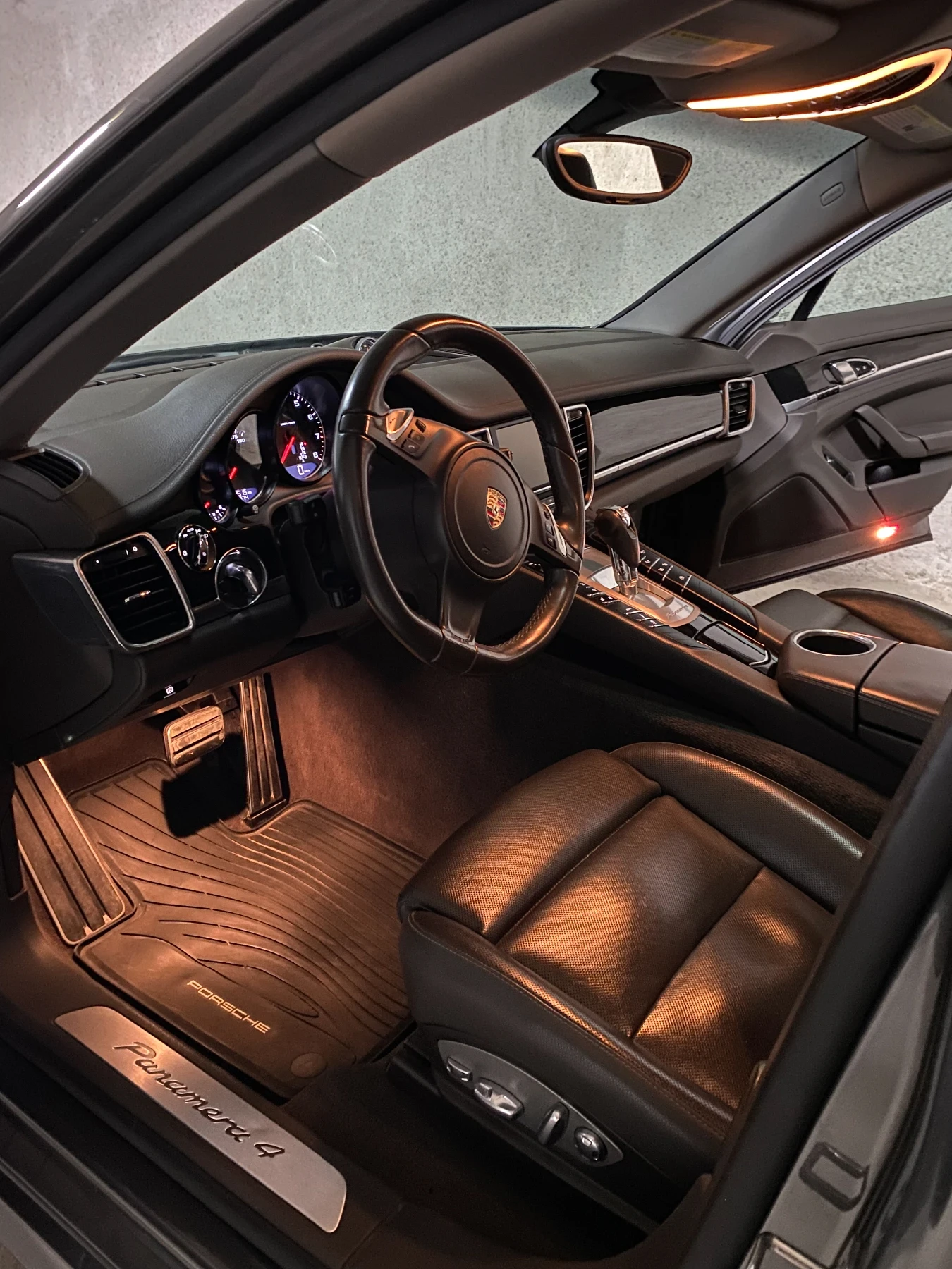 Porsche Panamera 4 Facelift, снимка 13 - Автомобили и джипове - 53994886