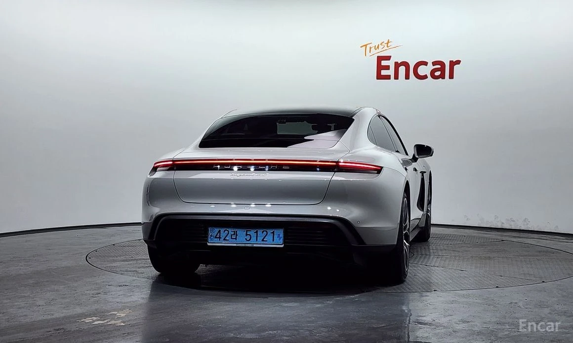 Porsche Taycan * 4S* ПОДГРЕВ* ОБДУХВАНЕ* 360* ПАНОРАМА* FULL* , снимка 4 - Автомобили и джипове - 54271084