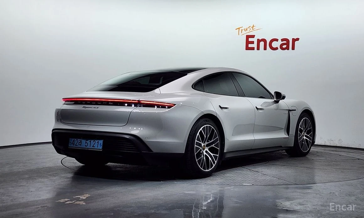 Porsche Taycan * 4S* ПОДГРЕВ* ОБДУХВАНЕ* 360* ПАНОРАМА* FULL* , снимка 2 - Автомобили и джипове - 54271084