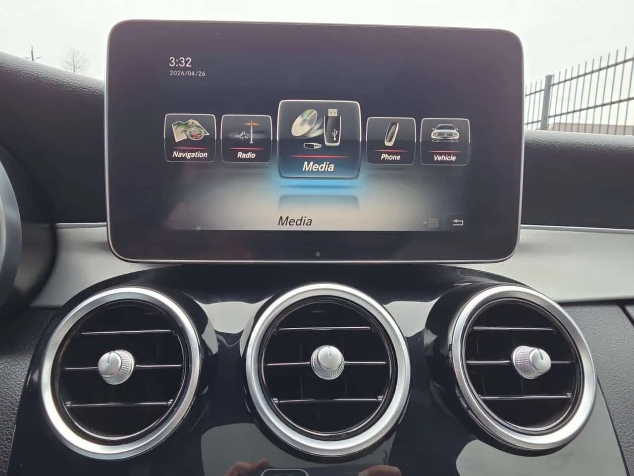 Mercedes-Benz C 300 AMG PKG * NAVIGATION / CAMERA / PANORАМА, снимка 13 - Автомобили и джипове - 54428494