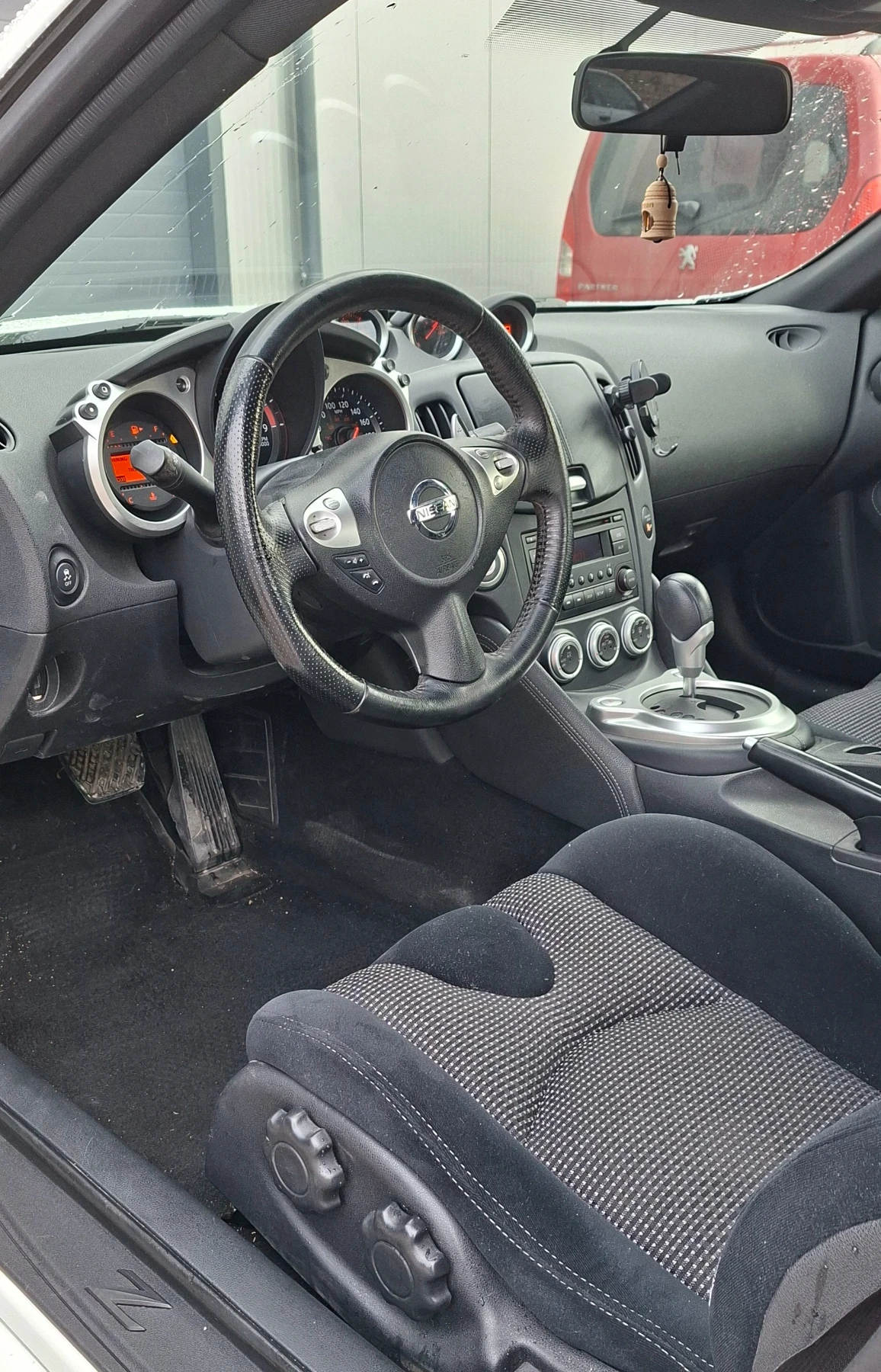 Nissan 370Z 3.7L V-6 DOHC, VVT, 332HP, снимка 13 - Автомобили и джипове - 54431712