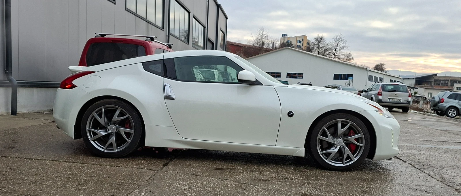 Nissan 370Z 3.7L V-6 DOHC, VVT, 332HP, снимка 5 - Автомобили и джипове - 54431712