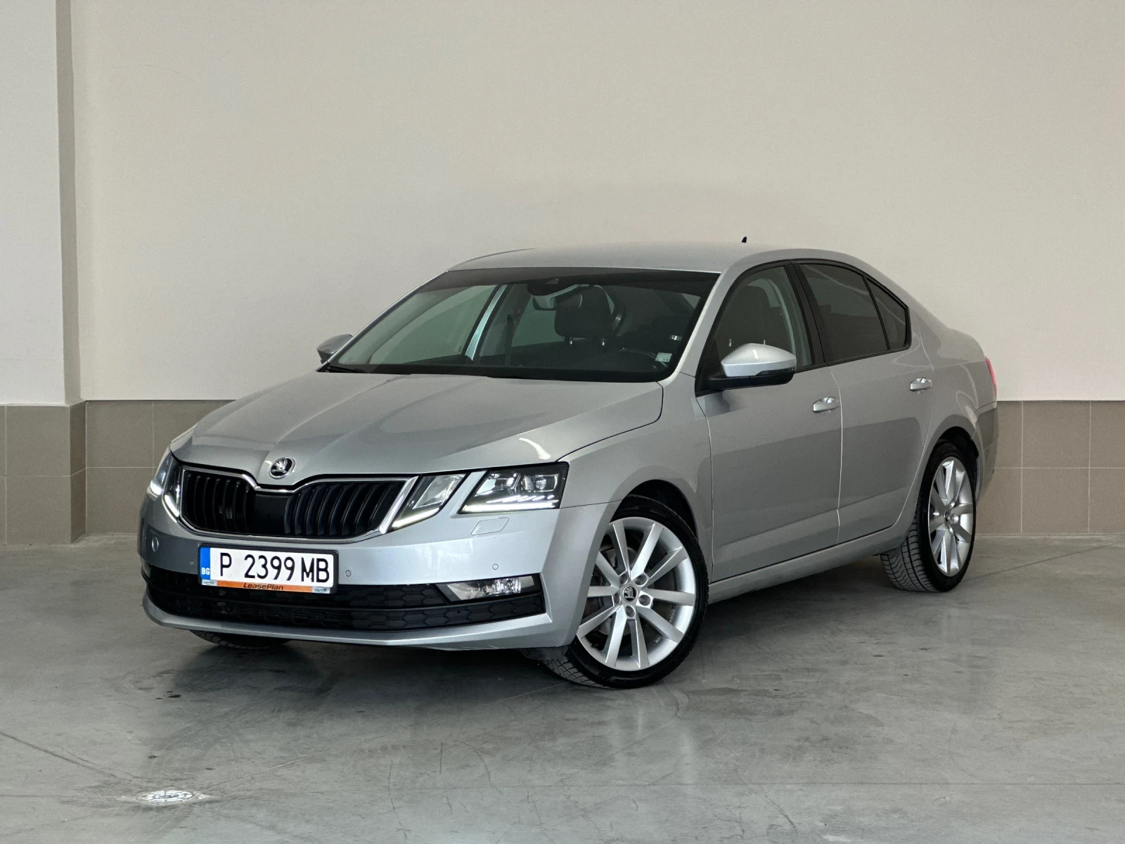Skoda Octavia Facelift/2.00D/4х4* FULL/MAX/LED/ОБСЛУЖЕН в Шкода!, снимка 4 - Автомобили и джипове - 54636650