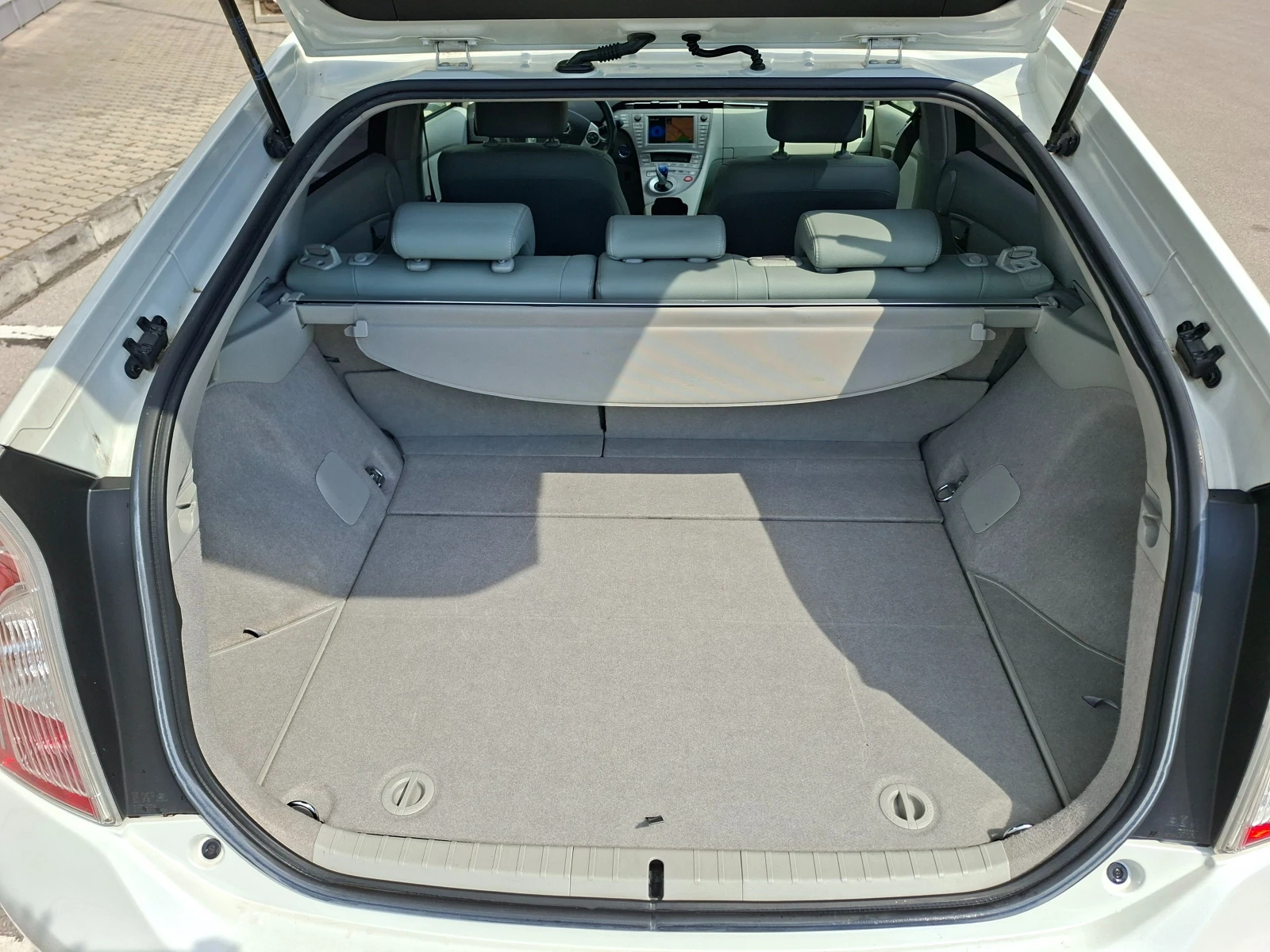Toyota Prius, снимка 13 - Автомобили и джипове - 54884918