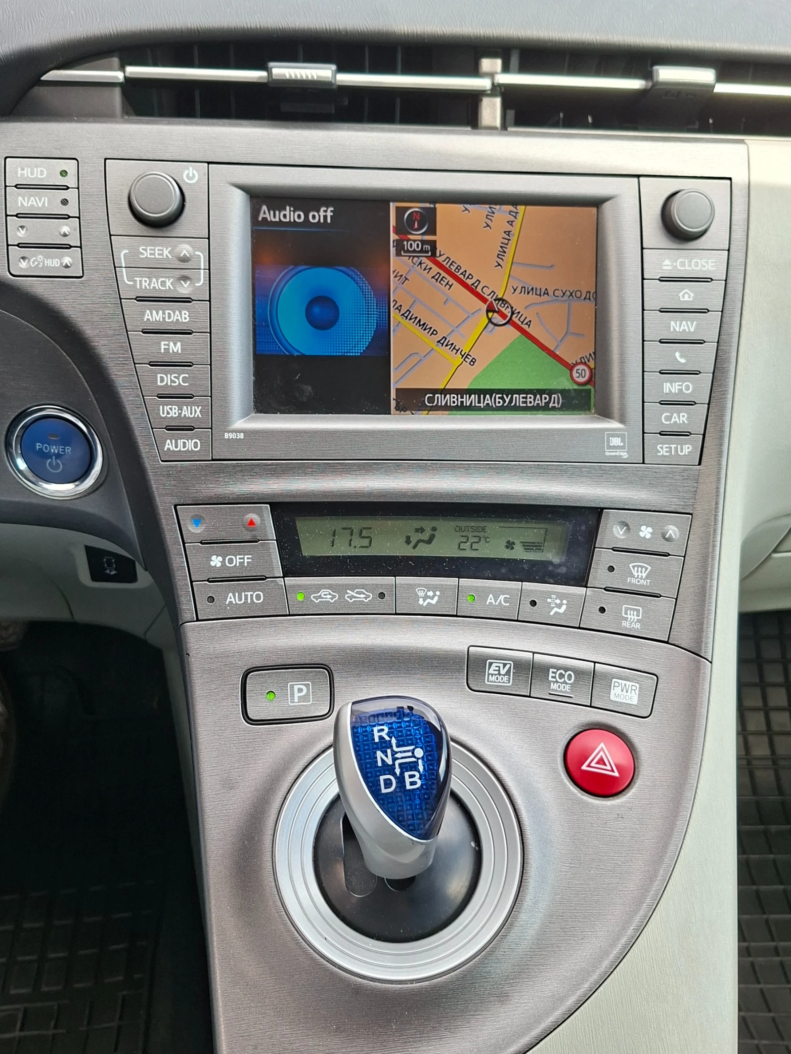 Toyota Prius, снимка 10 - Автомобили и джипове - 54884918