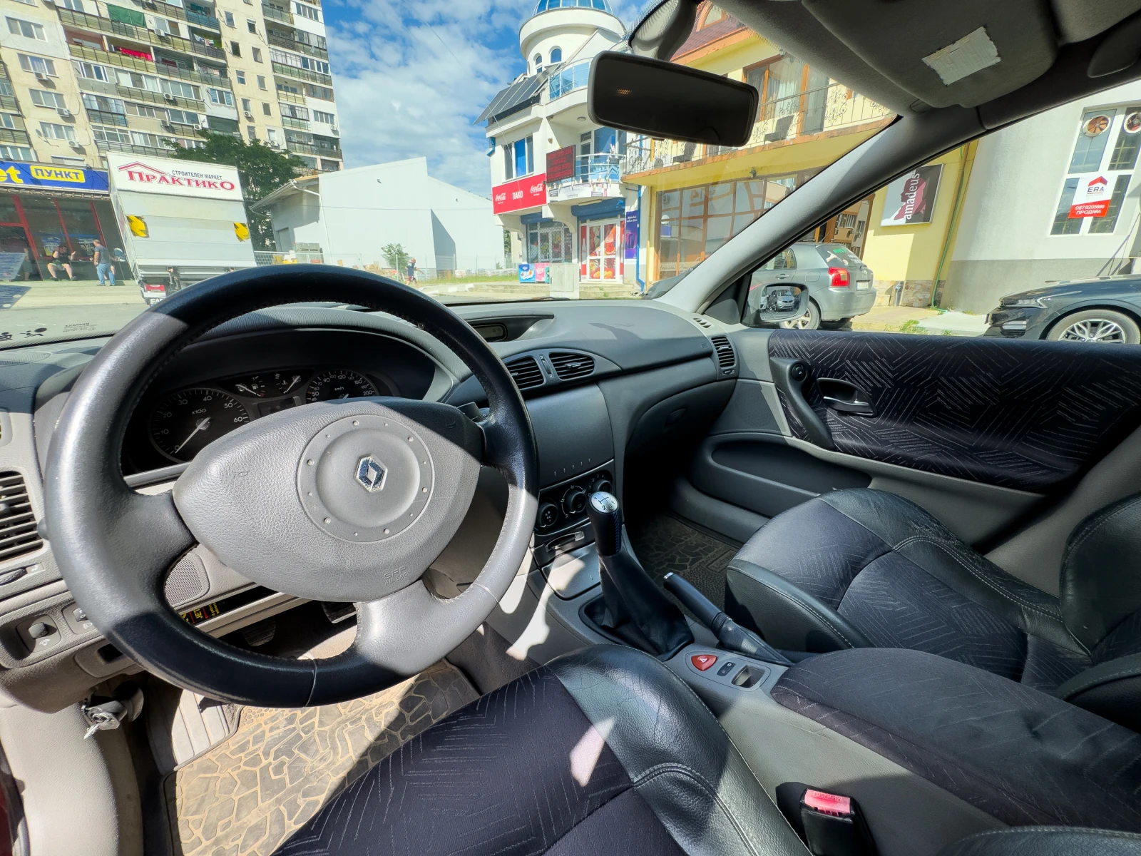 Renault Laguna, снимка 11 - Автомобили и джипове - 54894510