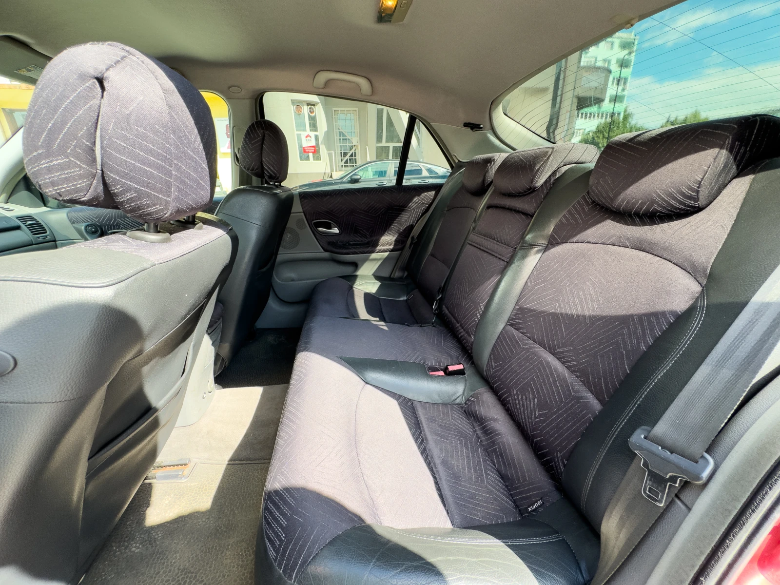Renault Laguna, снимка 14 - Автомобили и джипове - 54894510
