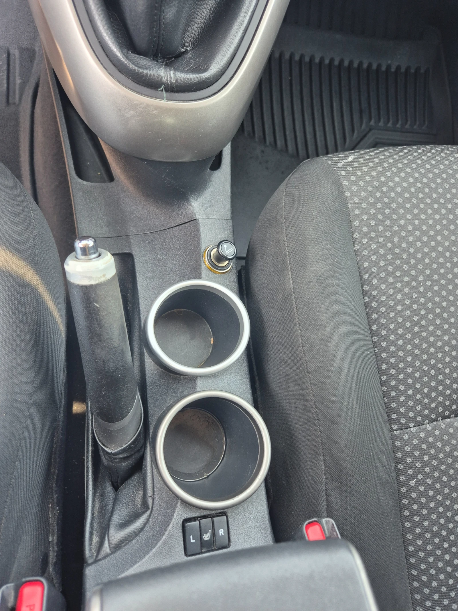 Toyota Verso, снимка 14 - Автомобили и джипове - 55340846