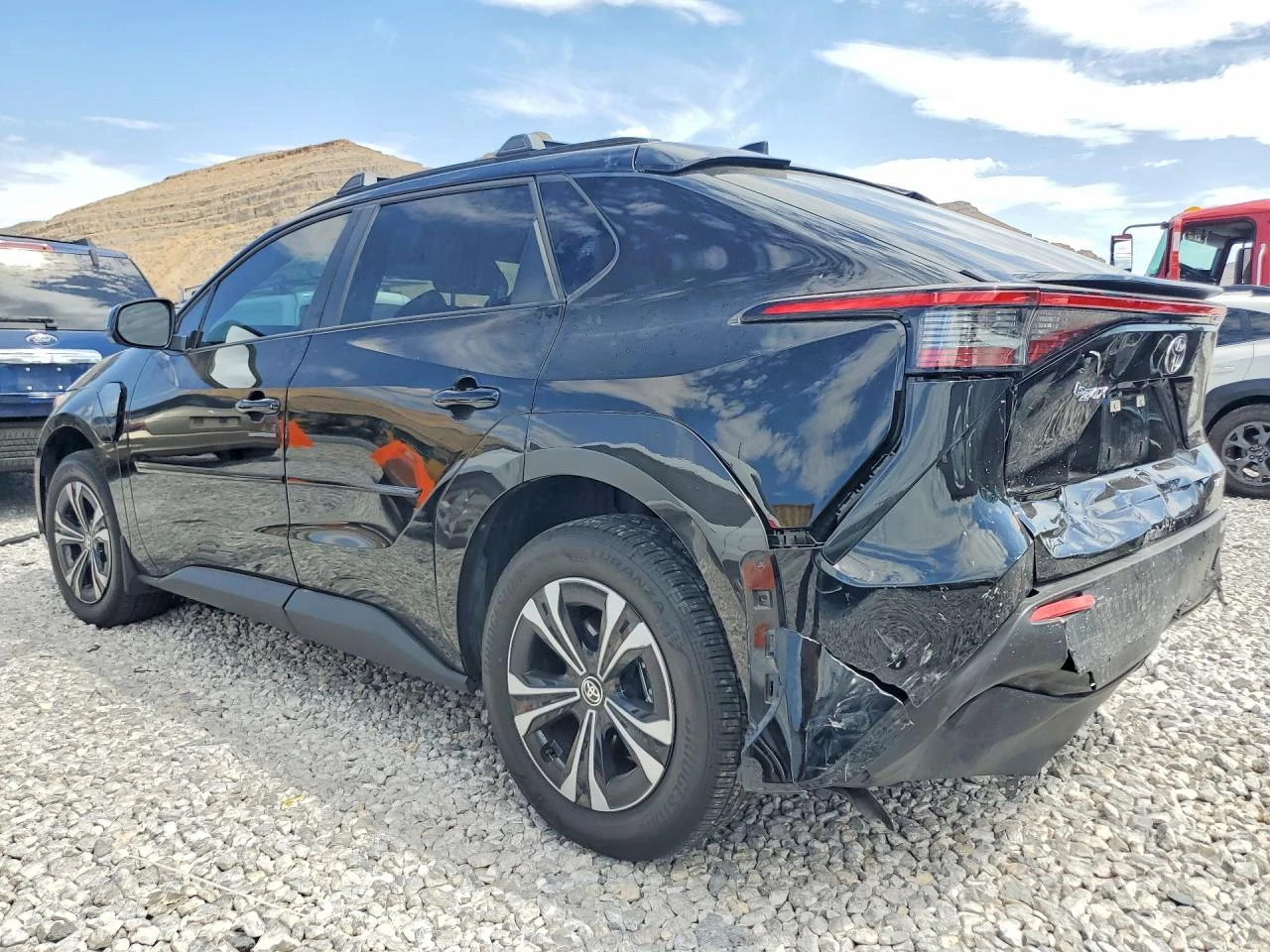 Toyota bZ4X XLE AWD, снимка 4 - Автомобили и джипове - 55652436