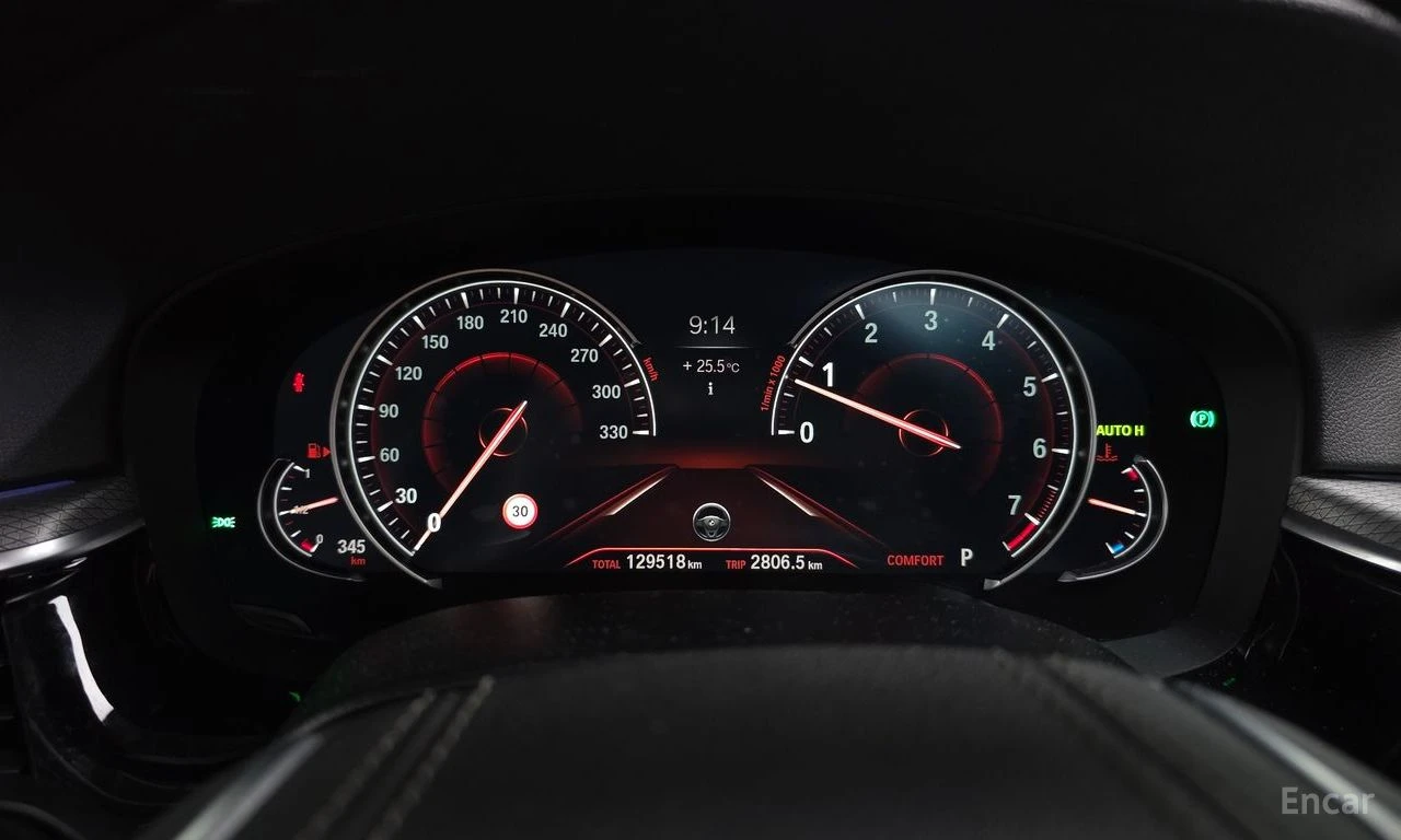 BMW 530 M* SPORT* ОБДУХВАНЕ* ДИСТРОНИК* ХЕДЪП* , снимка 13 - Автомобили и джипове - 55892101