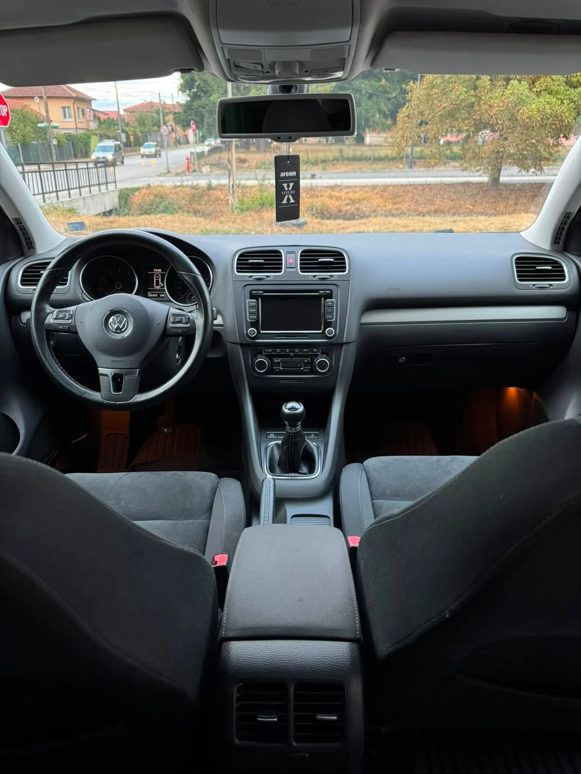 VW Golf 1.4 TSI, снимка 8 - Автомобили и джипове - 56219633