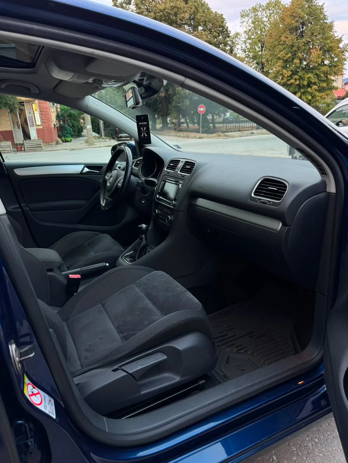 VW Golf 1.4 TSI, снимка 5 - Автомобили и джипове - 56219633