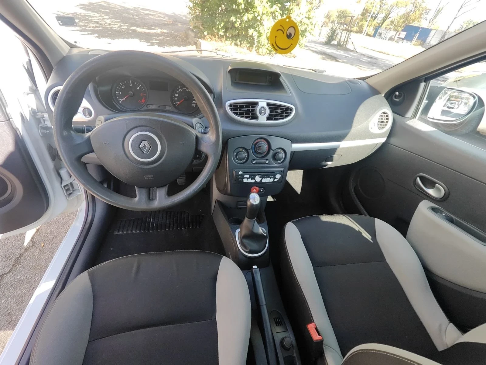 Renault Clio, снимка 3 - Автомобили и джипове - 56641922