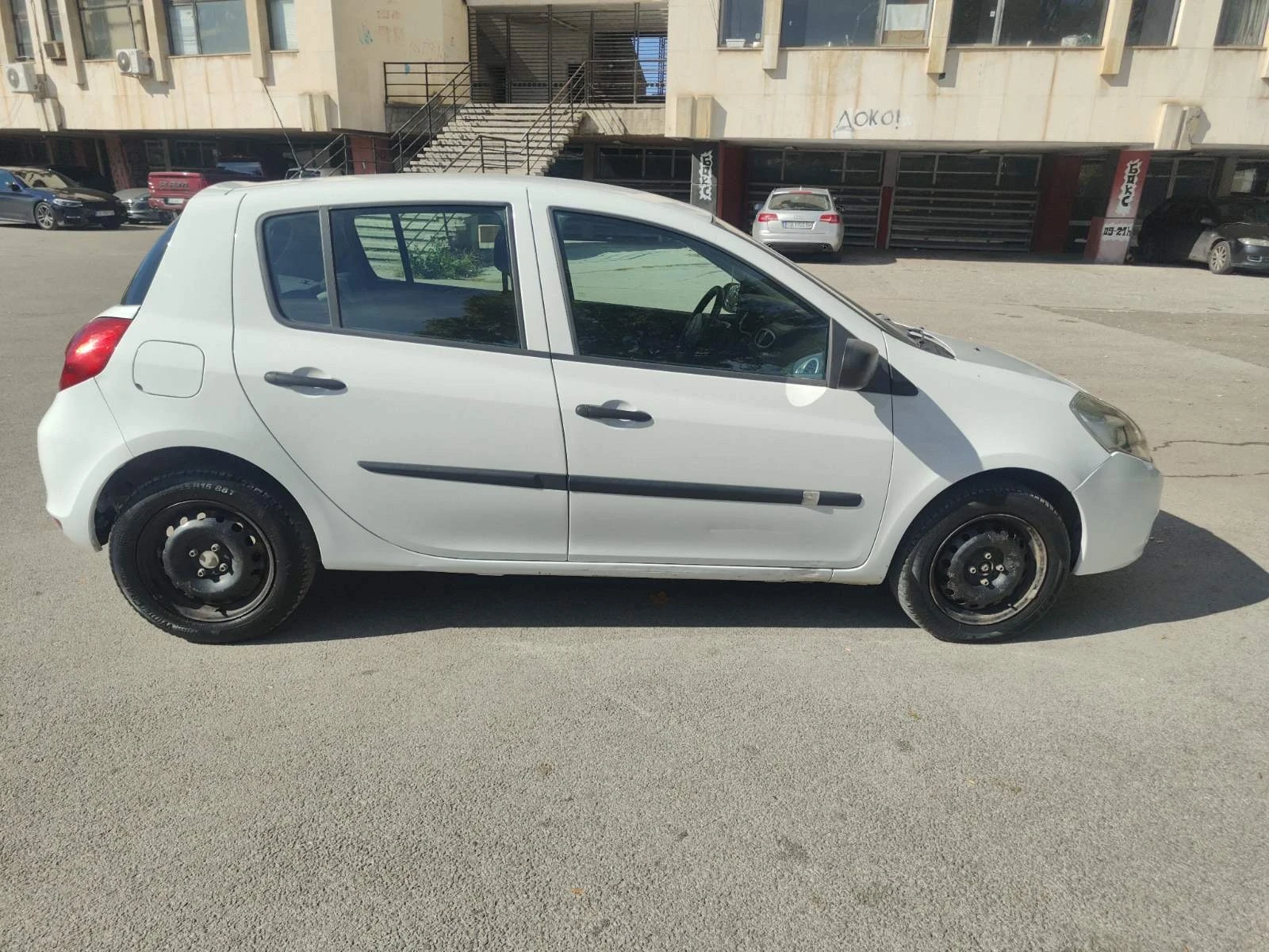 Renault Clio, снимка 7 - Автомобили и джипове - 56641922