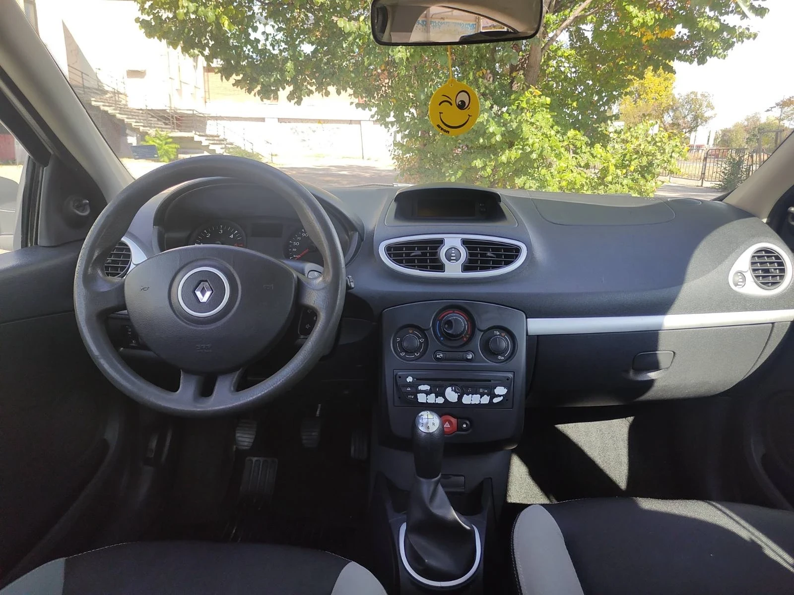 Renault Clio, снимка 4 - Автомобили и джипове - 56641922