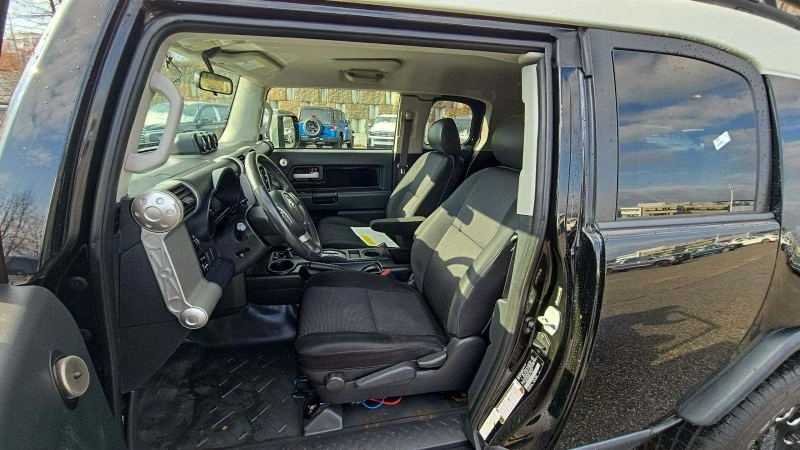 Toyota Fj cruiser 2008 Toyota FJ Cruiser wRear Doors, снимка 5 - Автомобили и джипове - 48254872