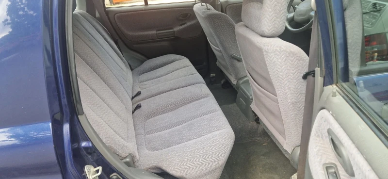 Suzuki Grand vitara 2.0 128кс Клима, снимка 7 - Автомобили и джипове - 52219158