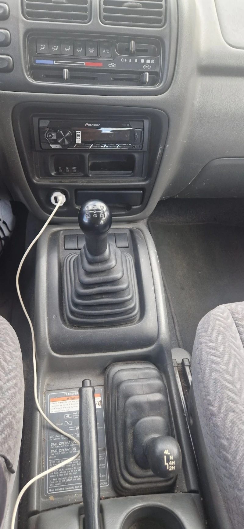 Suzuki Grand vitara 2.0 128кс Клима, снимка 6 - Автомобили и джипове - 52219158