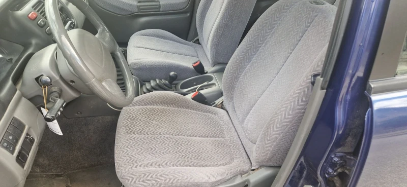 Suzuki Grand vitara 2.0 128кс Клима, снимка 5 - Автомобили и джипове - 52219158