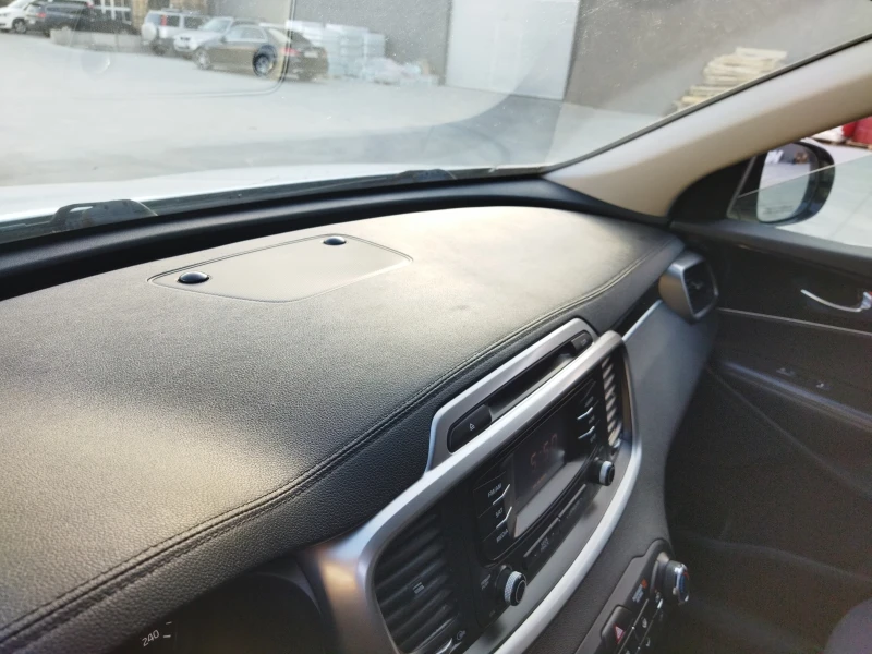 Kia Sorento 2.4 AWD, снимка 15 - Автомобили и джипове - 52545169