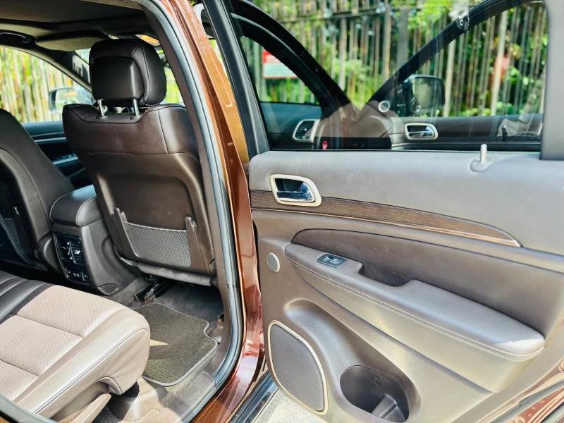 Jeep Grand cherokee Summit 3.0 CRD, снимка 10 - Автомобили и джипове - 52544538
