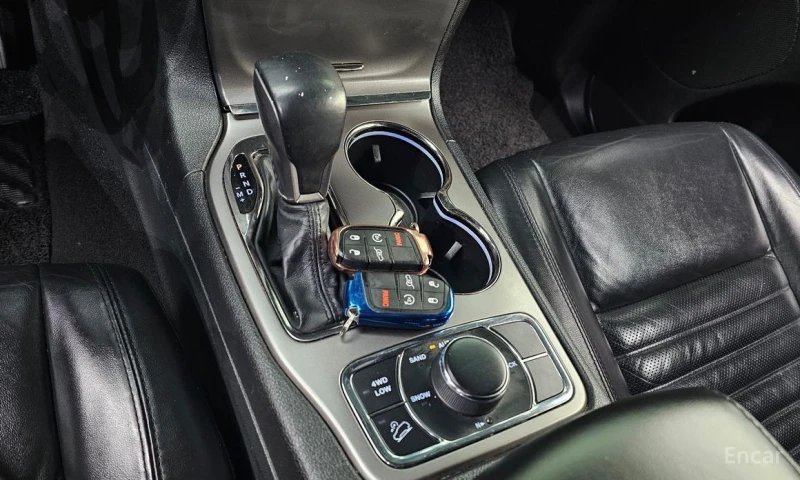 Jeep Grand cherokee, снимка 9 - Автомобили и джипове - 53124005
