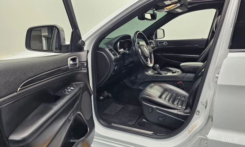 Jeep Grand cherokee, снимка 10 - Автомобили и джипове - 53124005