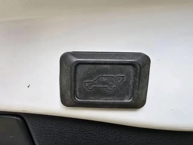 Toyota Rav4 / XLE / AWD / ШИБИДАХ / ПОДГРЕВИ / CARFAX , снимка 10 - Автомобили и джипове - 53341874