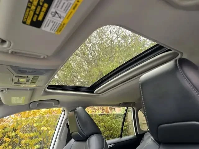 Toyota Rav4 / XLE / AWD / ШИБИДАХ / ПОДГРЕВИ / CARFAX , снимка 15 - Автомобили и джипове - 53341874