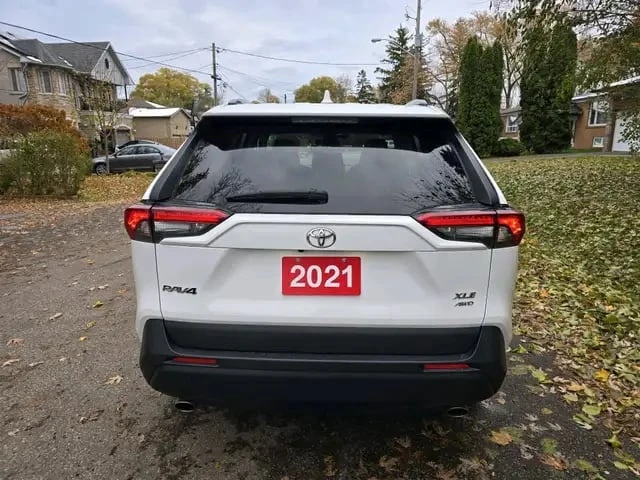 Toyota Rav4 / XLE / AWD / ШИБИДАХ / ПОДГРЕВИ / CARFAX , снимка 6 - Автомобили и джипове - 53341874