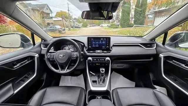 Toyota Rav4 / XLE / AWD / ШИБИДАХ / ПОДГРЕВИ / CARFAX , снимка 17 - Автомобили и джипове - 53341874