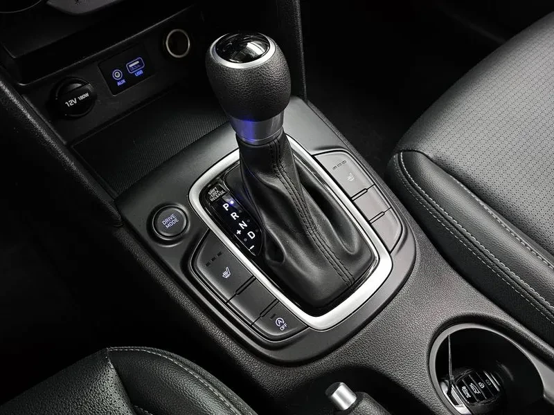 Hyundai Kona 1.6, снимка 9 - Автомобили и джипове - 54627031