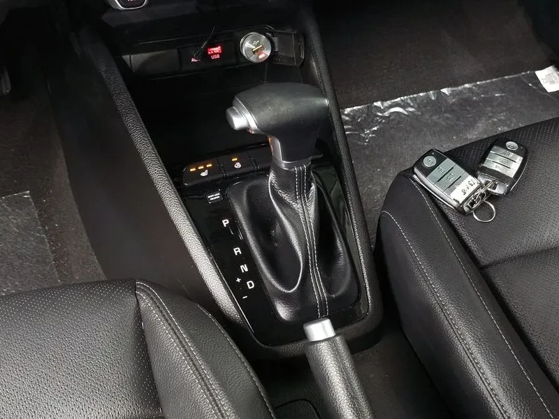 Kia Stonic 1.4 TRENDY 2020г., снимка 9 - Автомобили и джипове - 55359273