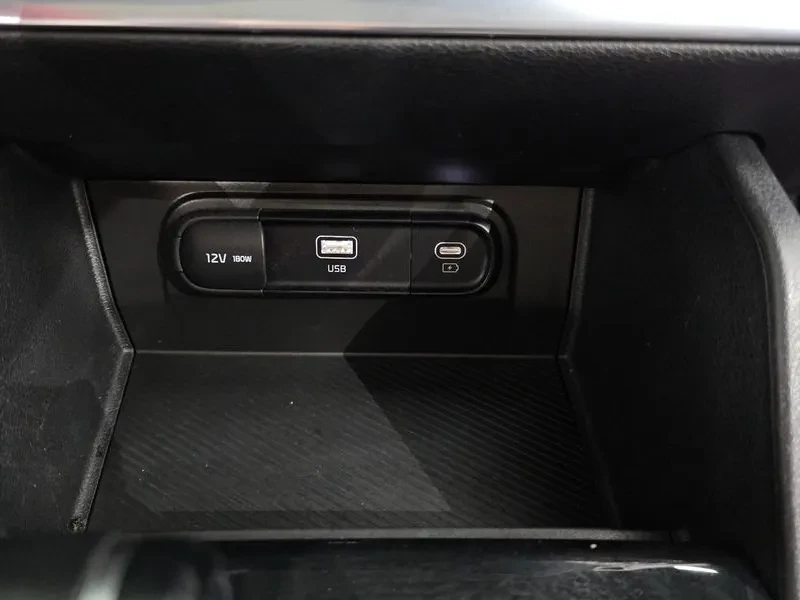 Kia Sportage 2.0 2Wd Prestige - САМО 30% АВАНС, снимка 17 - Автомобили и джипове - 55787547