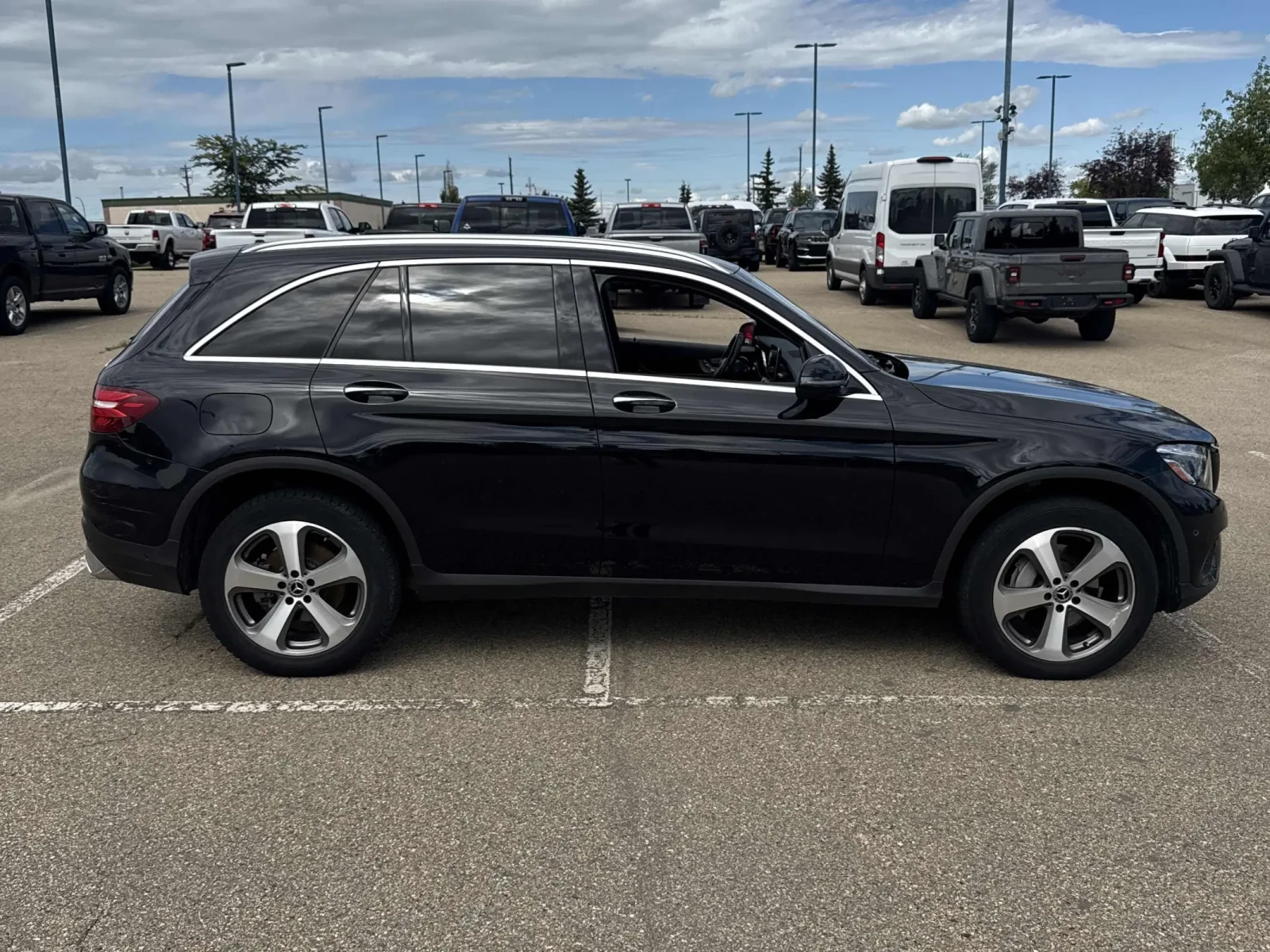 Mercedes-Benz GLC 300 * 4MATIC * CARFAX * БЕЗ ПЪРВОНАЧАЛНА ВНОСКА - изображение 4