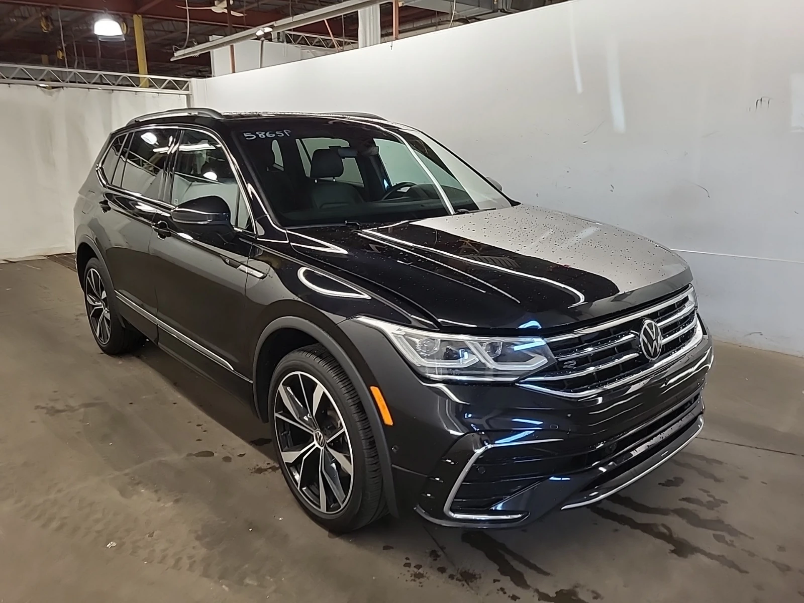 VW Tiguan * R-LINE* CARFAX * БЕЗ ПЪРВОНАЧАЛНА ВНОСКА - изображение 2