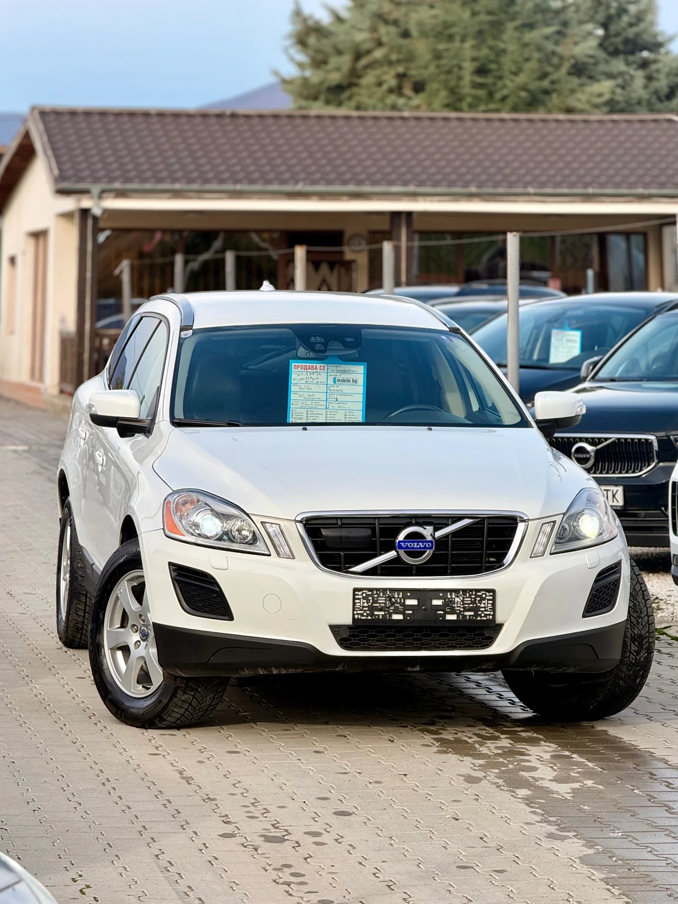 Volvo XC60 Дистроник* Фул екстри* Топ* Реална* Бартер* 4х4*  - изображение 3